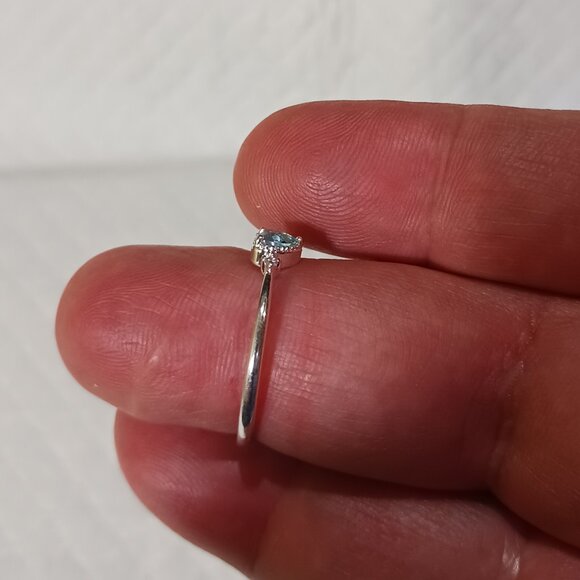 NWOT Dainty Sterling Silver Plated Sea Blue Heart Shaped Sapphire Ring Size 7.5 - Picture 4 of 16